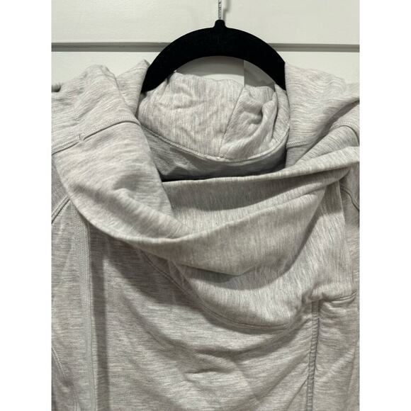 Lululemon Coast Easy Wrap Size 8 - Picture 4 of 9